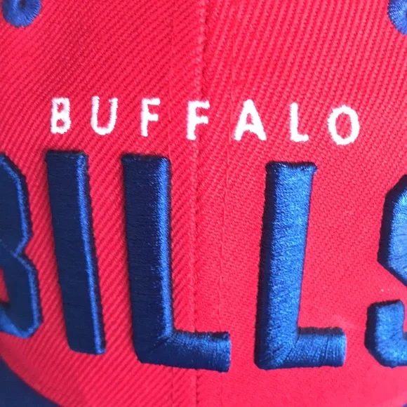 🌟SOLD🌟Buffalo Bills Mens Red And Blue NFL Budweiser Adjustable Baseball Hat - Picture 9 of 12